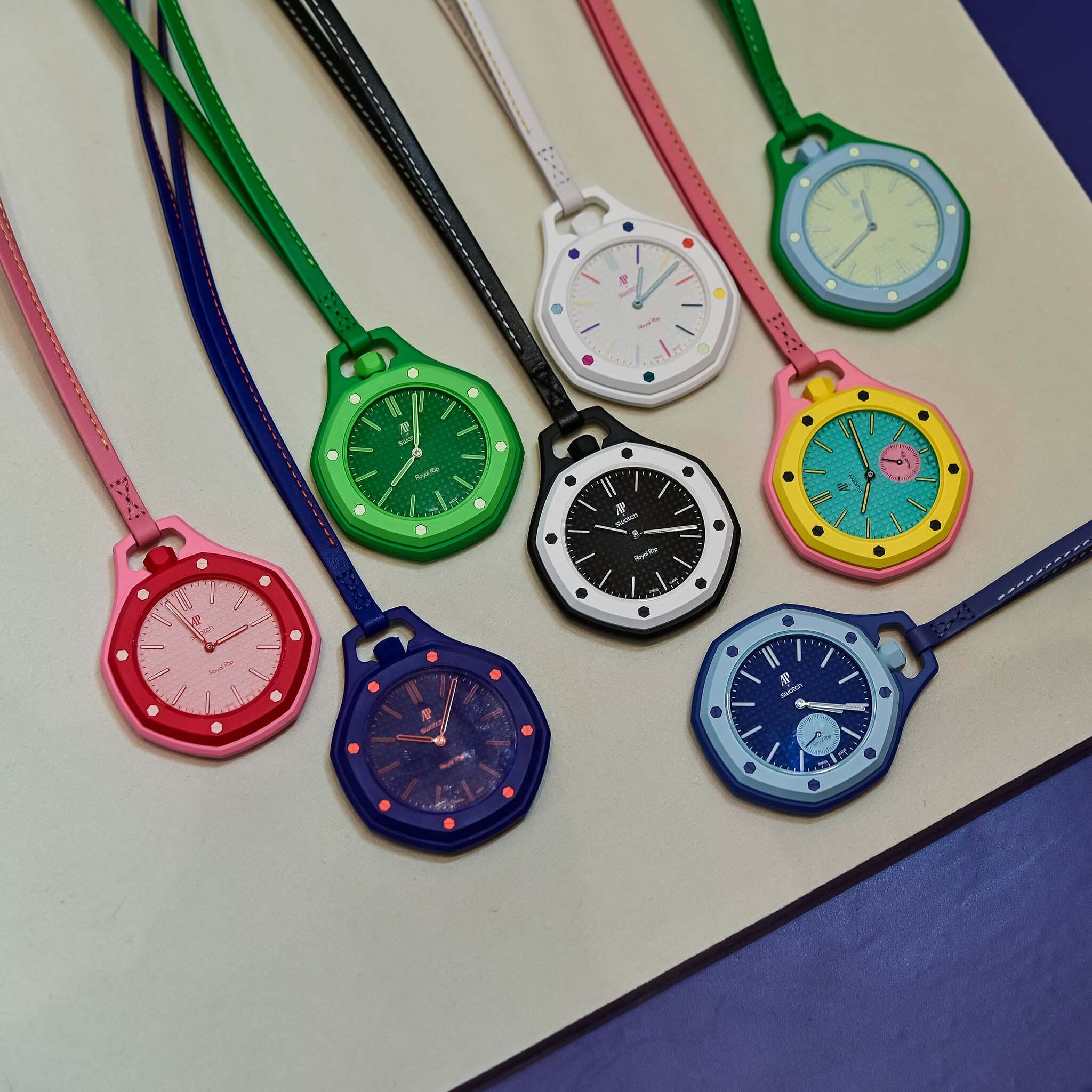 Swatch-x-Audemars-Piguet-Swatch-Pop-Pocket-Watch-Royal-Oak-Bioceramic-Full-Review-Video-16